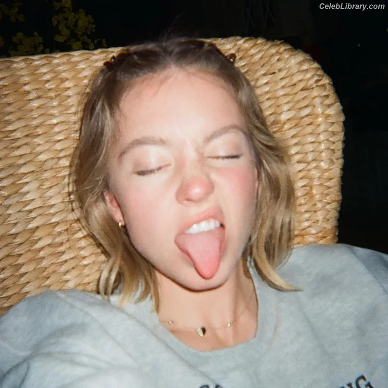 Sydney Sweeney photo 19 of 12007