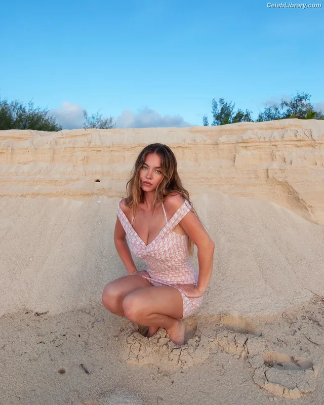 Sydney Sweeney photo 21 of 12007