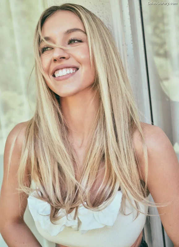 Sydney Sweeney photo 1 of 12007