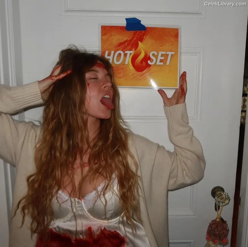 Sydney Sweeney photo 16 of 12007