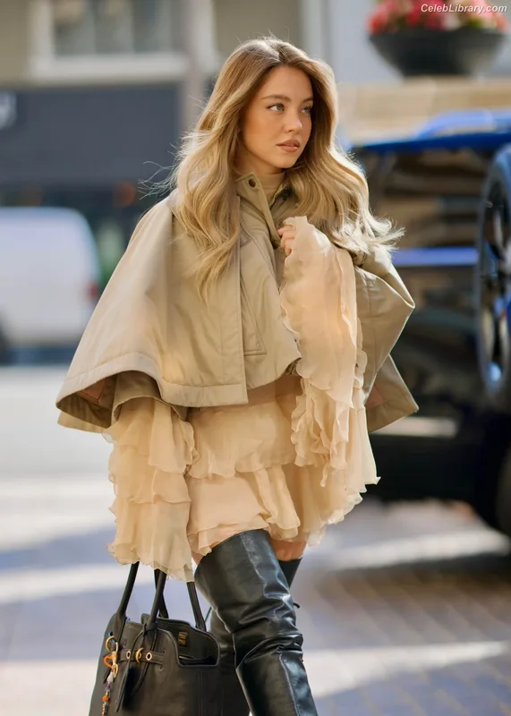 Sydney Sweeney photo 9 of 12007