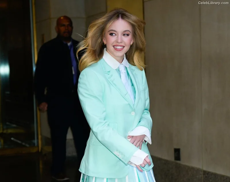 Sydney Sweeney photo 23 of 12007