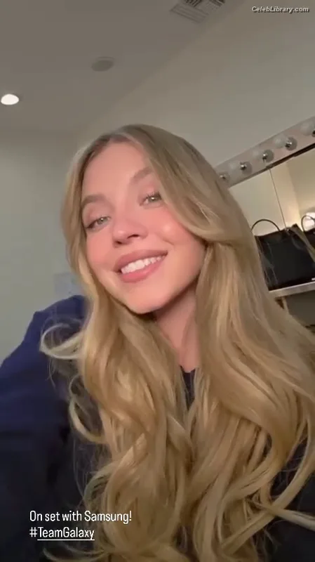 Sydney Sweeney photo 19 of 12007