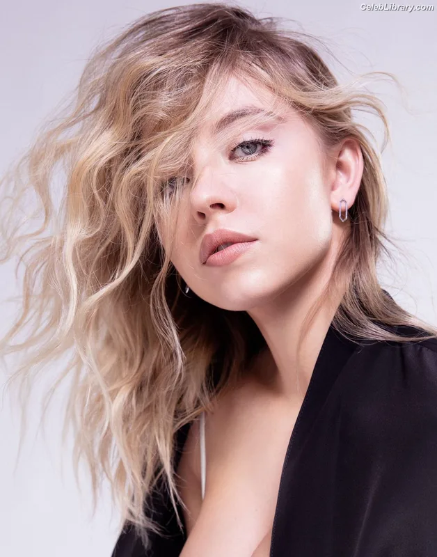 Sydney Sweeney photo 23 of 12007