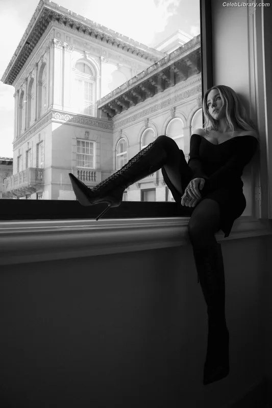 Sydney Sweeney photo 10 of 12007