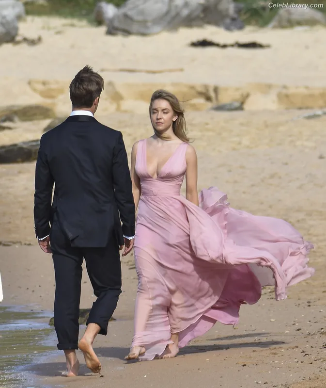 Sydney Sweeney photo 19 of 12007