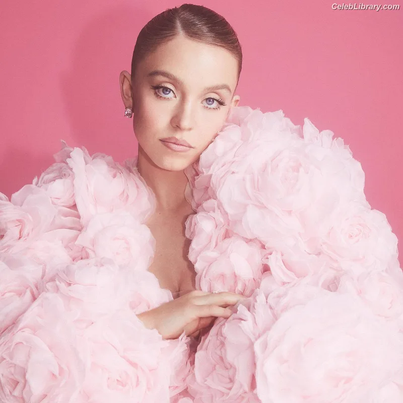 Sydney Sweeney photo 21 of 12007