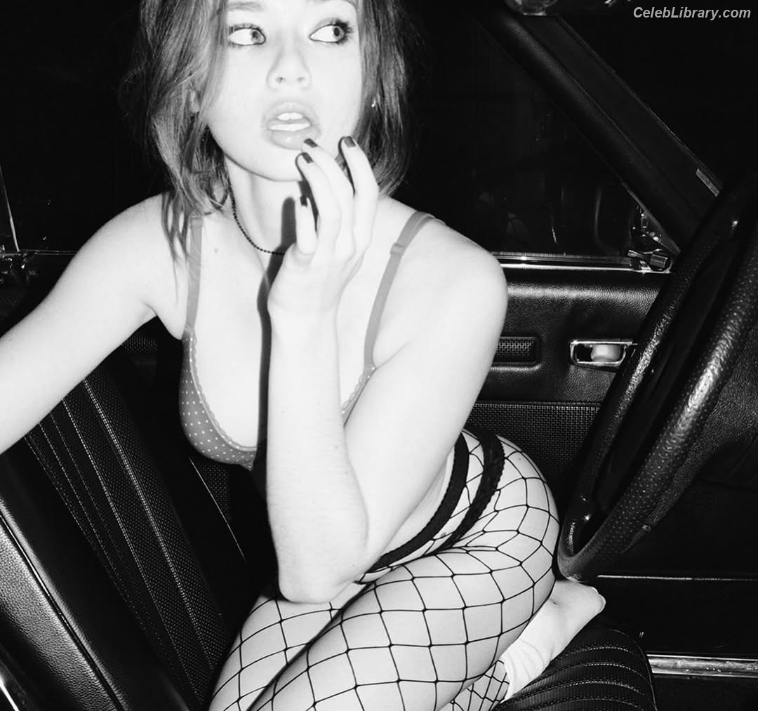 Sydney Taylor photo 4 of 65