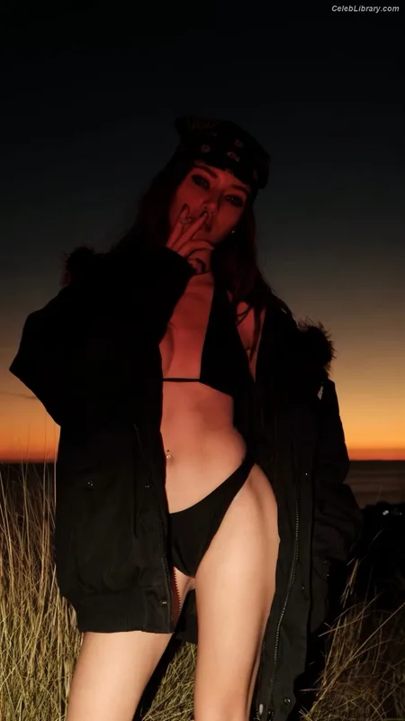 Sydney Taylor photo 2 of 65