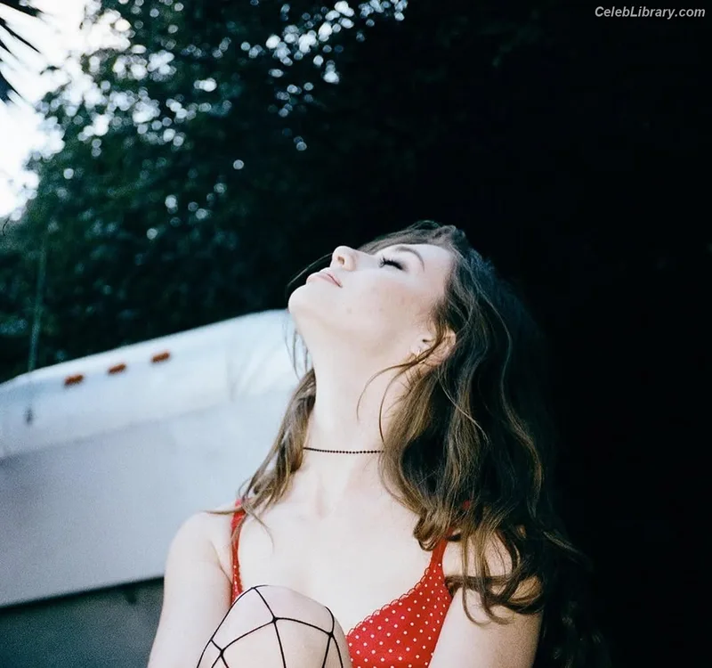 Sydney Taylor photo 1 of 65