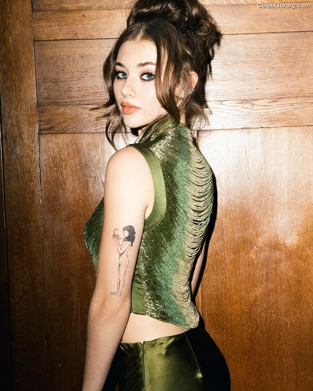 Sydney Taylor photo 9 of 65