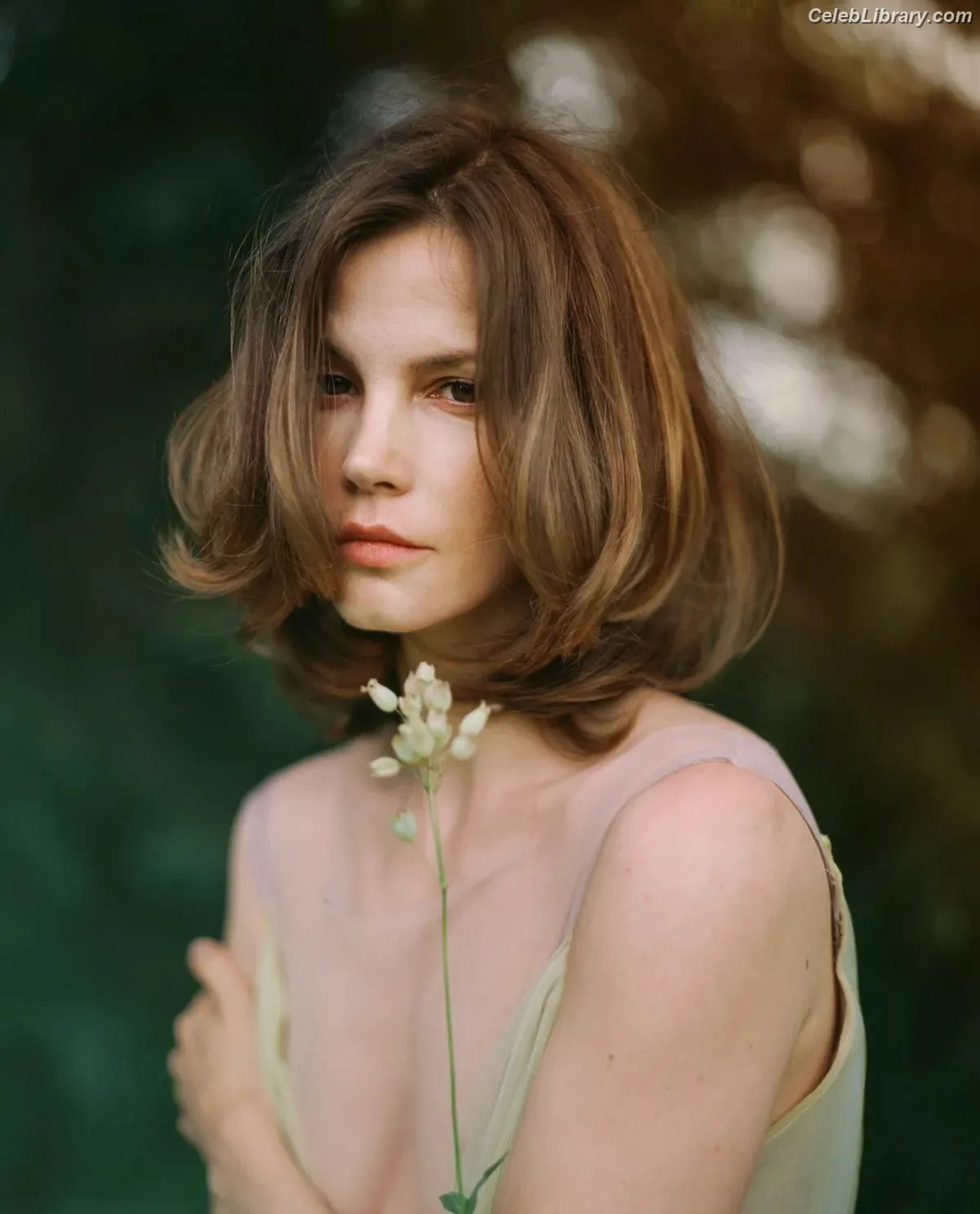 Sylvia Hoeks photo 3 of 126