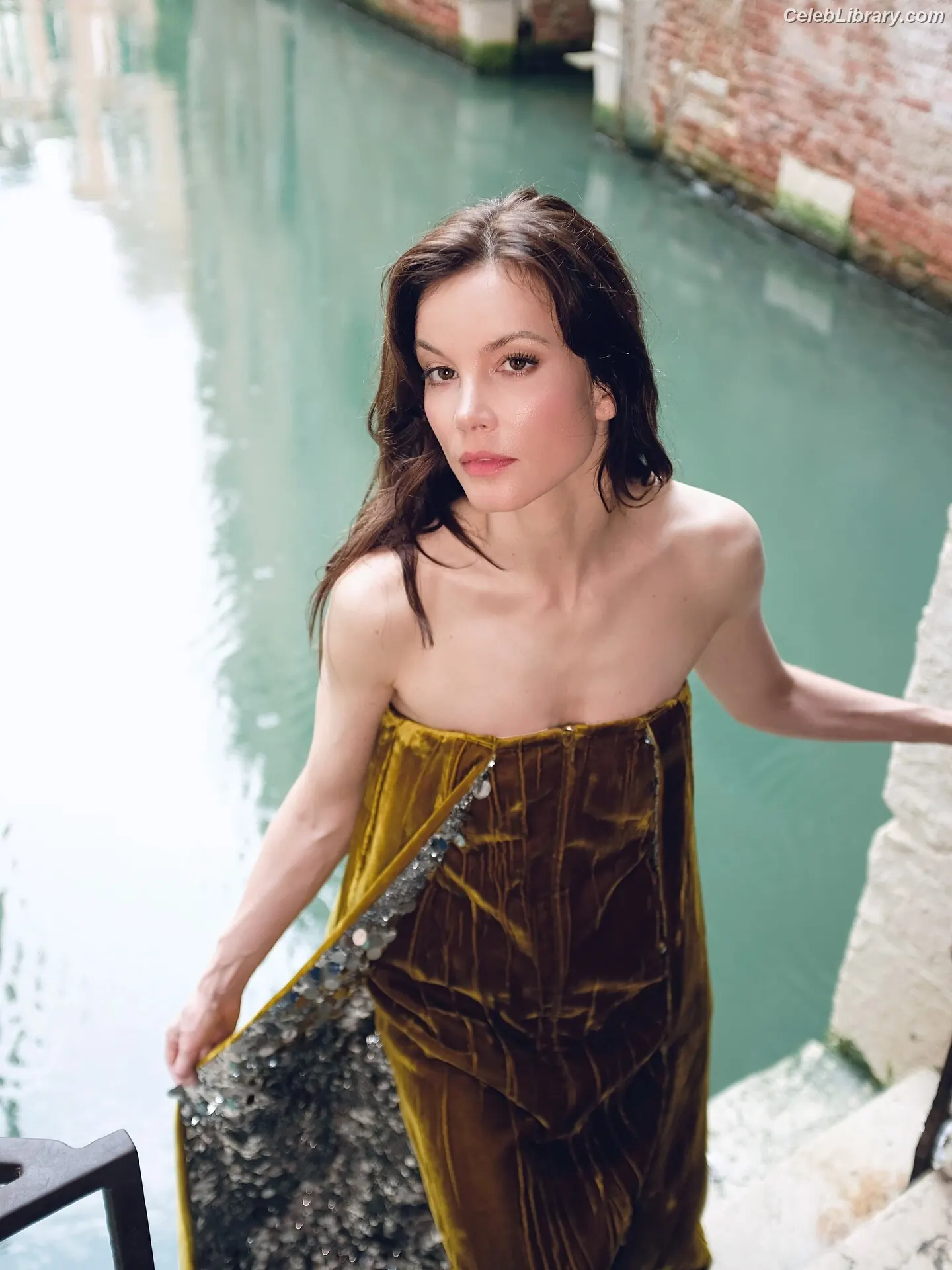 Sylvia Hoeks photo 4 of 126