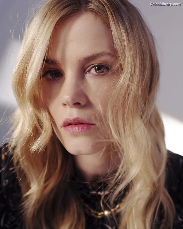 Sylvia Hoeks photo 2 of 126