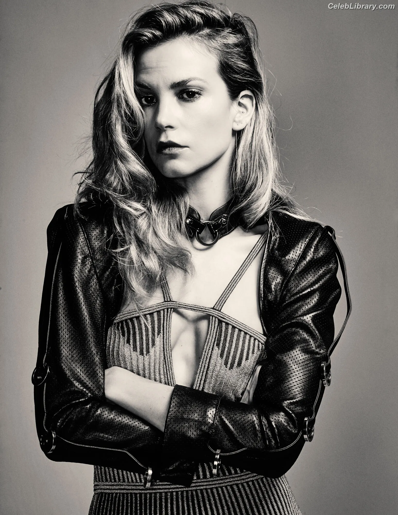 Sylvia Hoeks photo 6 of 126