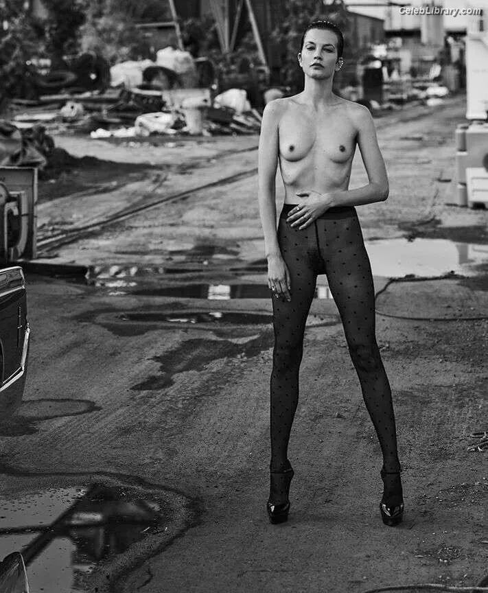Sylvia Hoeks photo 12 of 126