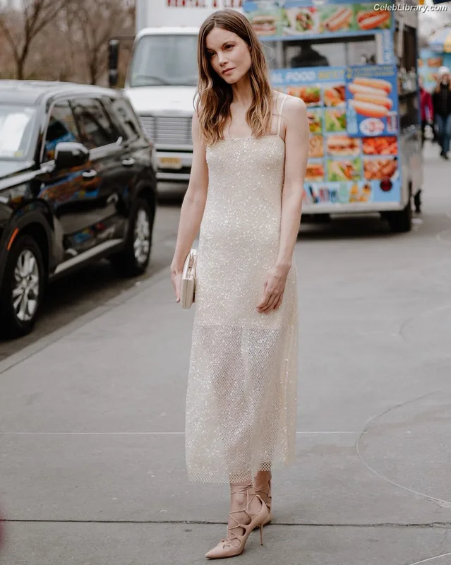 Sylvia Hoeks photo 12 of 127