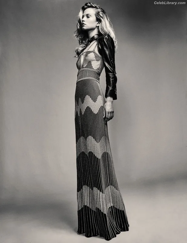 Sylvia Hoeks photo 5 of 127
