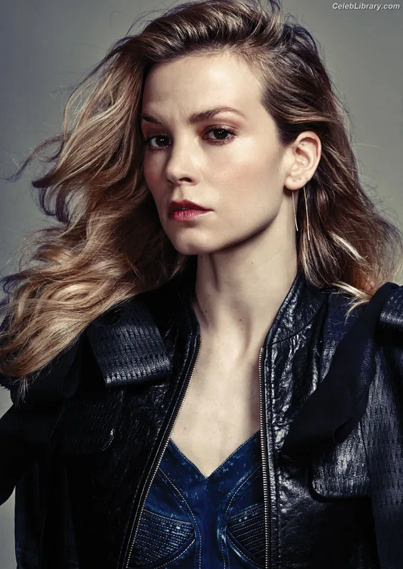 Sylvia Hoeks photo 12 of 127