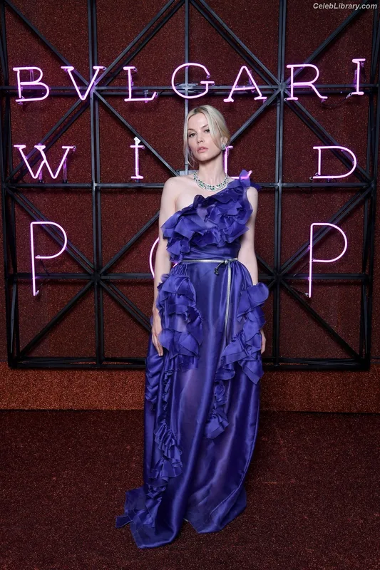 Sylvia Hoeks photo 19 of 127