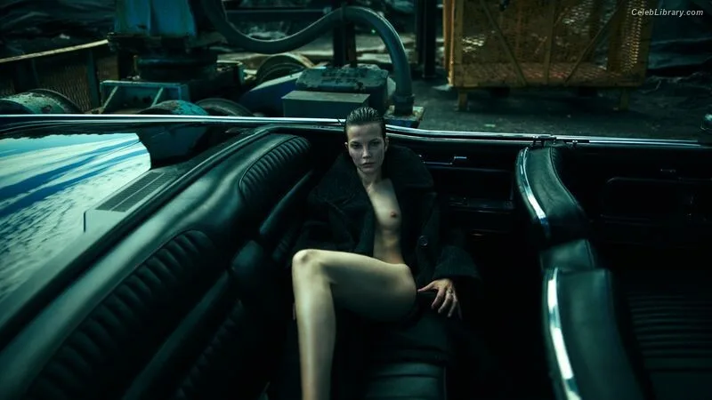 Sylvia Hoeks photo 13 of 127