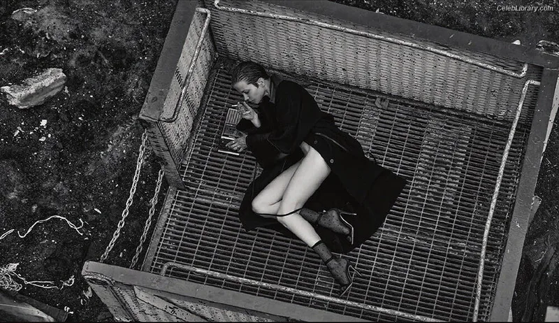 Sylvia Hoeks photo 17 of 127