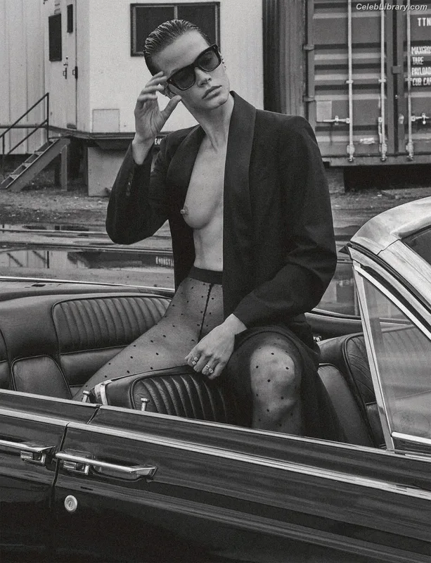 Sylvia Hoeks photo 21 of 127