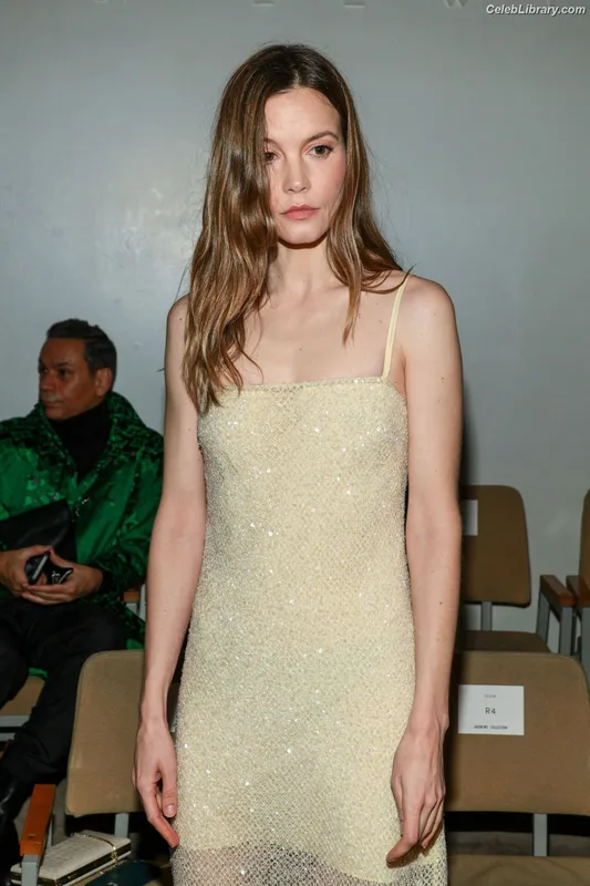 Sylvia Hoeks photo 24 of 127