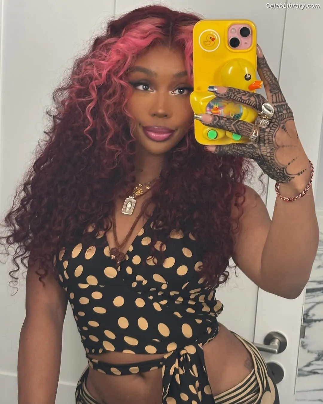 SZA  Solana Rowe photo 24 of 463