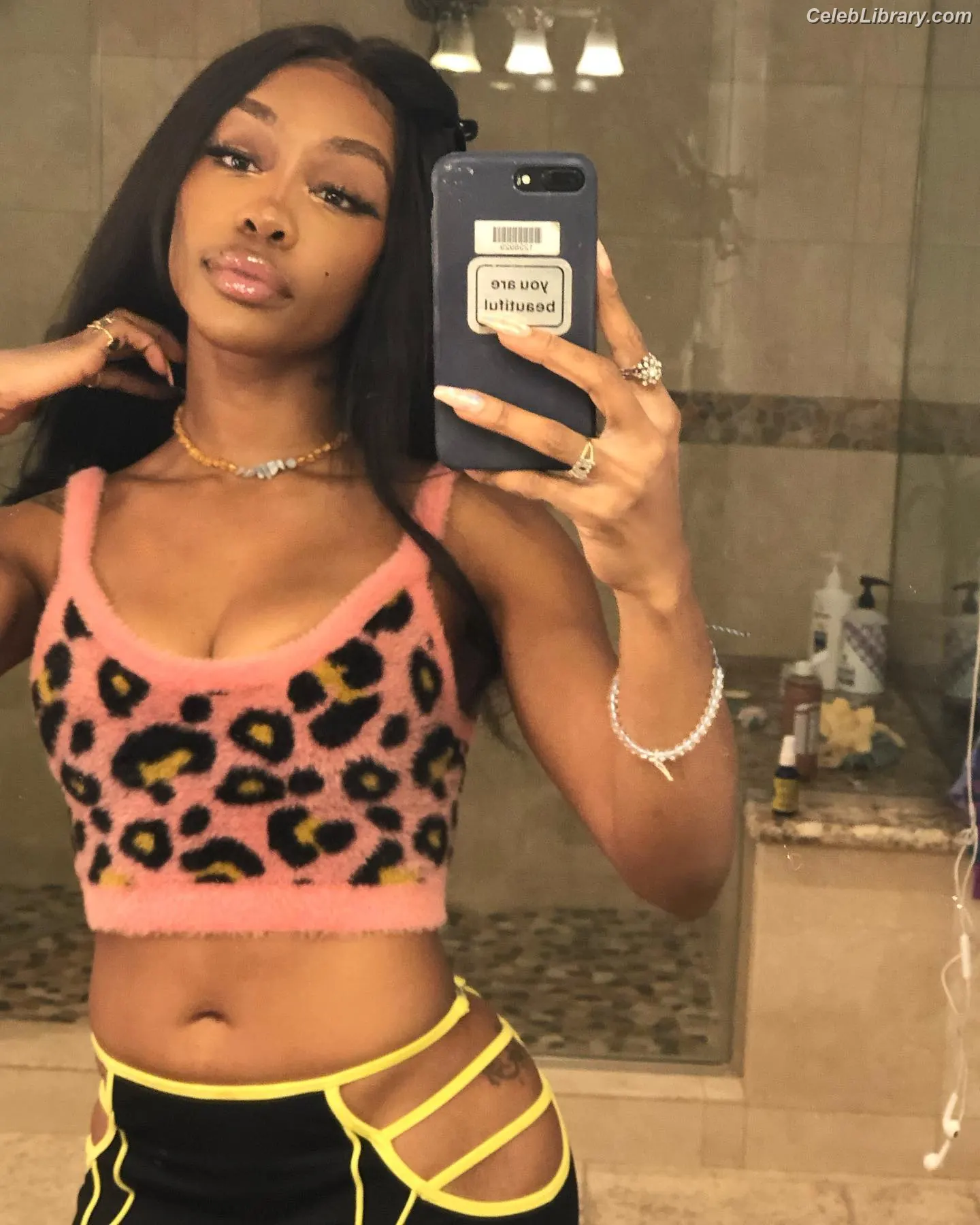 SZA  Solana Rowe photo 20 of 463