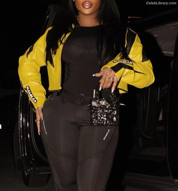 SZA Solana Rowe photo 17 of 457