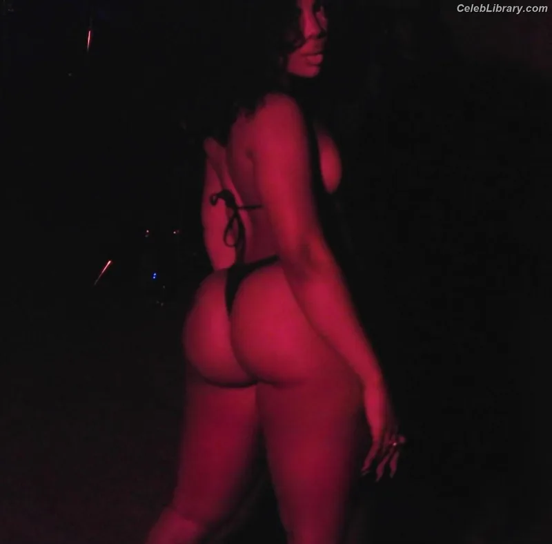 SZA Solana Rowe photo 21 of 457