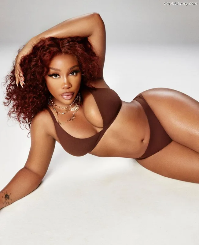 SZA Solana Rowe photo 7 of 457