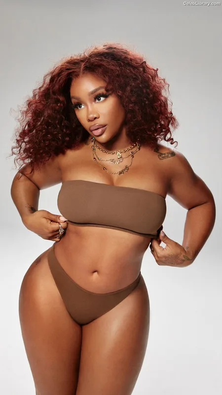 SZA Solana Rowe photo 8 of 457