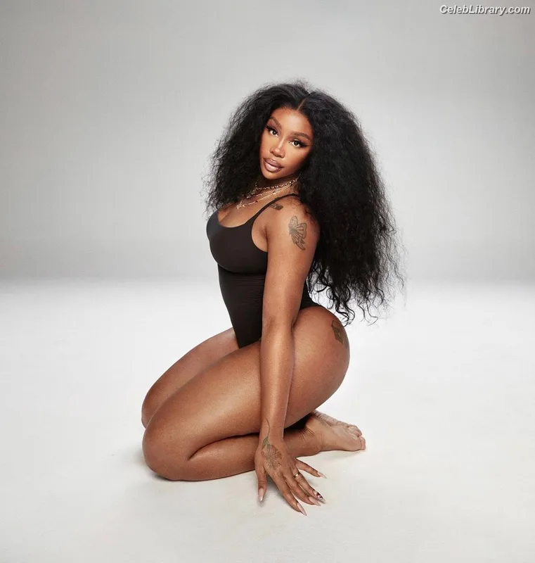 SZA Solana Rowe photo 9 of 457