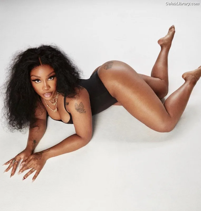 SZA Solana Rowe photo 12 of 457