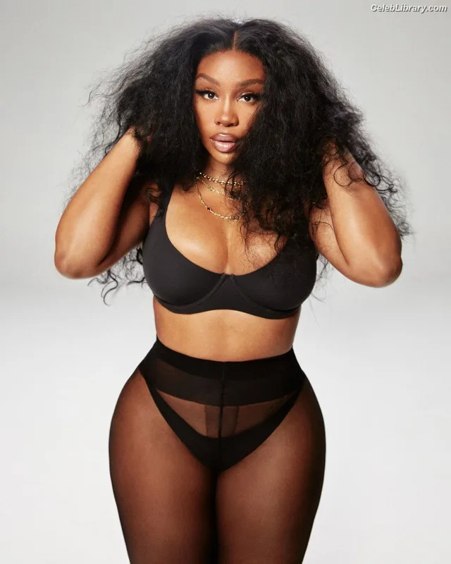 SZA Solana Rowe photo 16 of 457