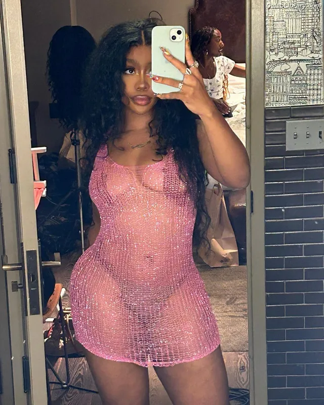 SZA Solana Rowe photo 24 of 457