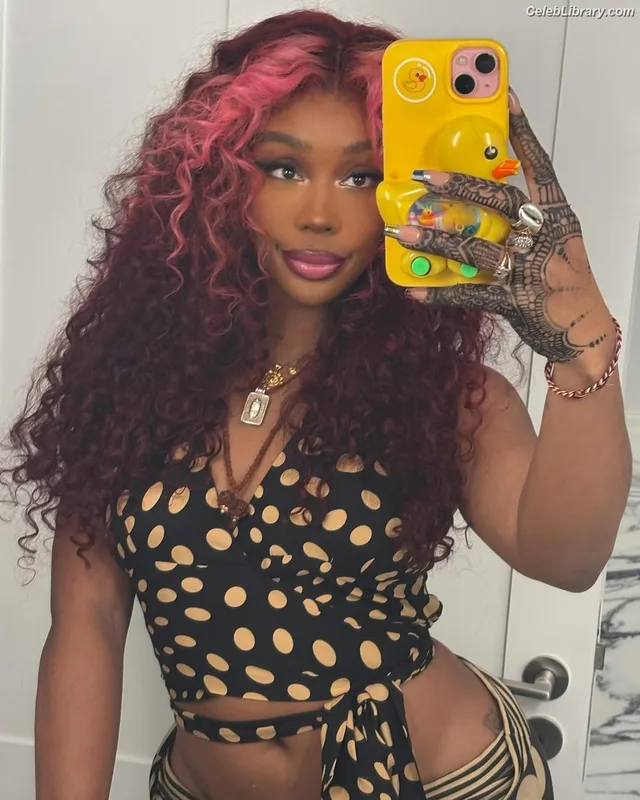 SZA Solana Rowe photo 20 of 457