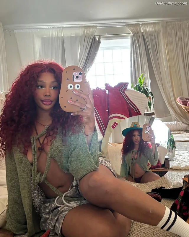 SZA Solana Rowe photo 5 of 457