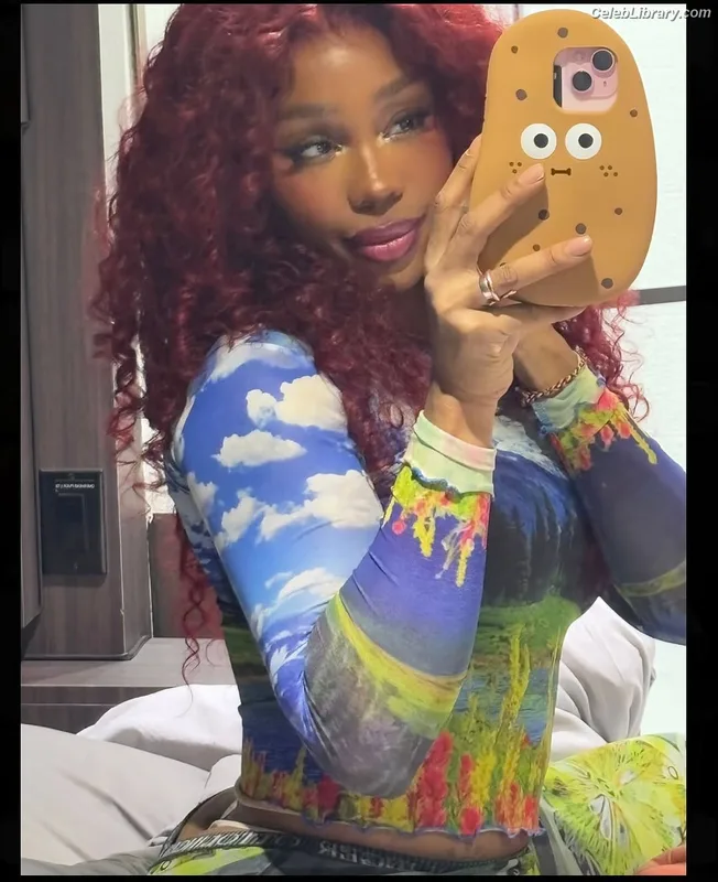 SZA Solana Rowe photo 8 of 457