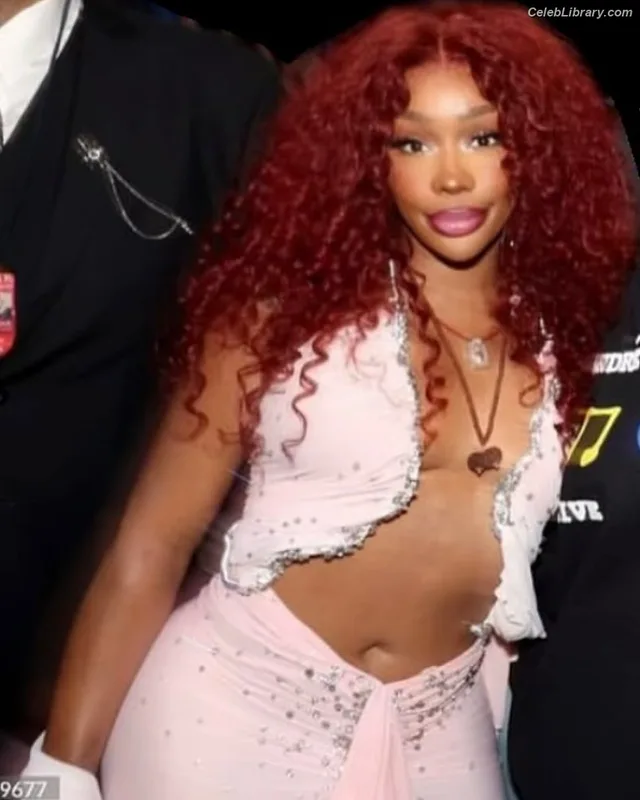 SZA Solana Rowe photo 12 of 457