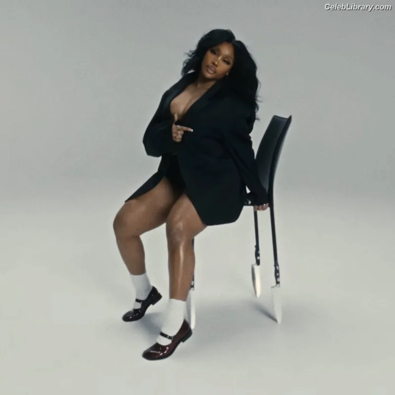SZA Solana Rowe photo 21 of 457