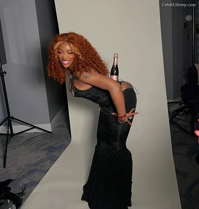 SZA Solana Rowe photo 9 of 457
