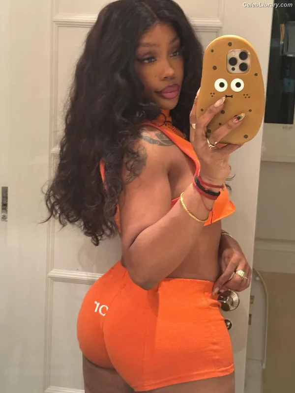 SZA Solana Rowe photo 15 of 457