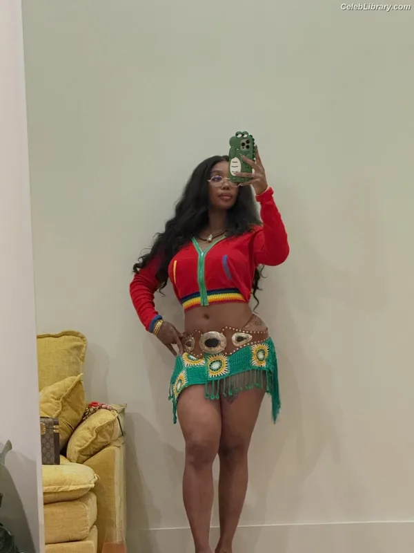 SZA Solana Rowe photo 21 of 457