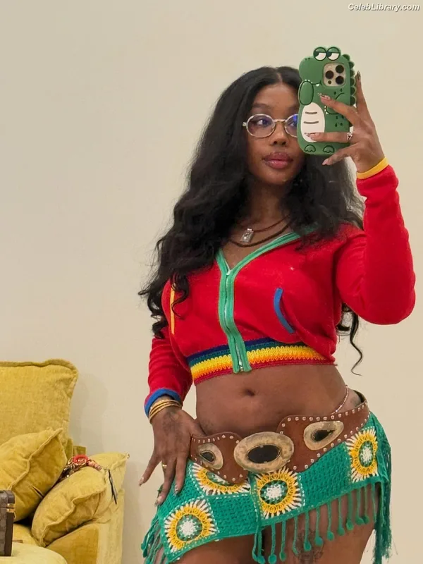 SZA Solana Rowe photo 23 of 457