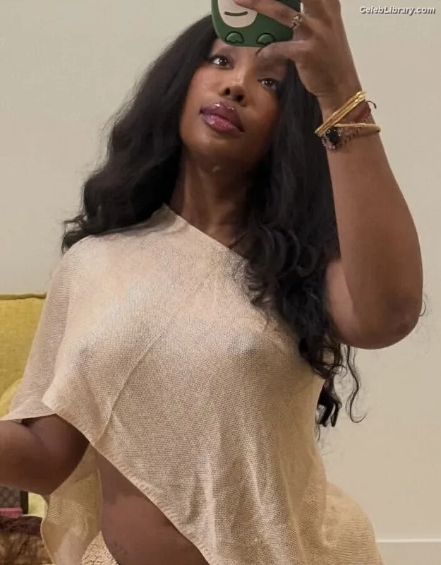 SZA Solana Rowe photo 24 of 457