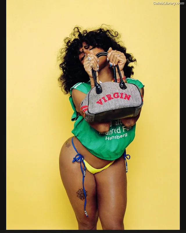 SZA Solana Rowe photo 8 of 457