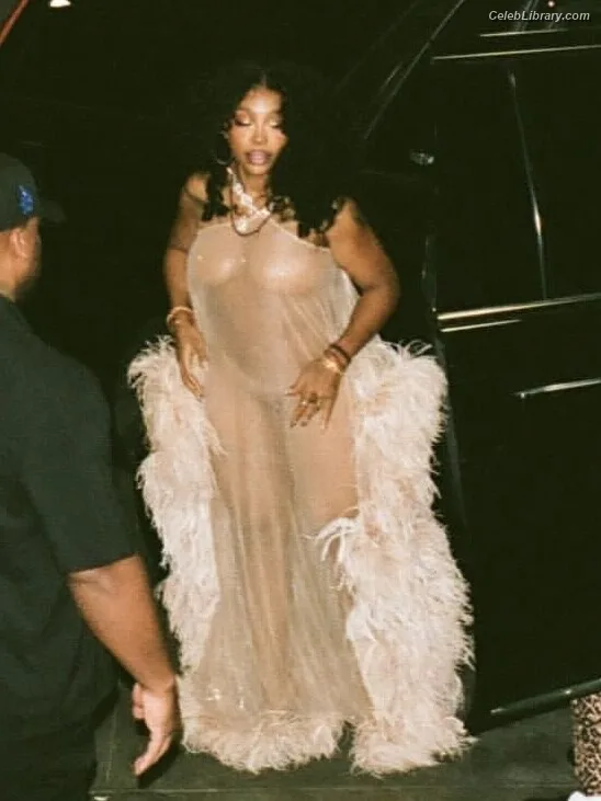 SZA Solana Rowe photo 20 of 457